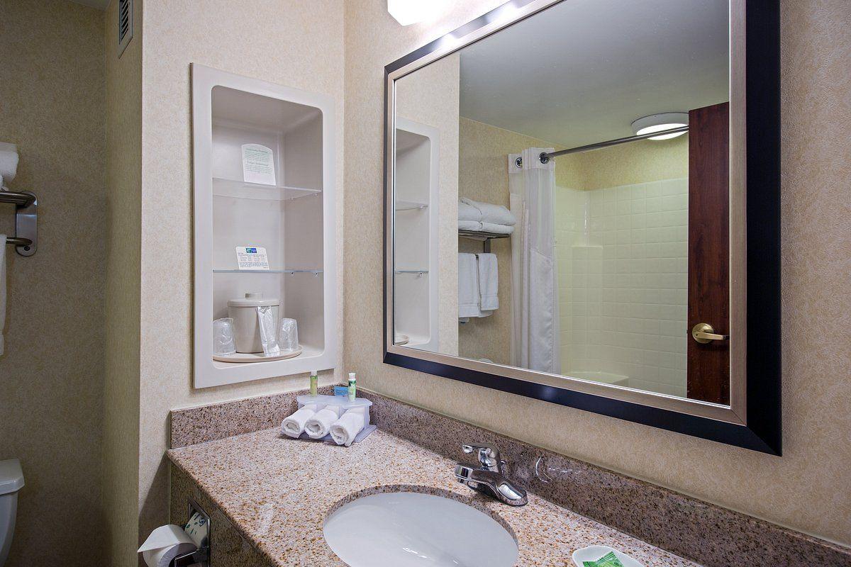 Holiday Inn Express & Suites Salamanca, An Ihg Hotel Екстер'єр фото
