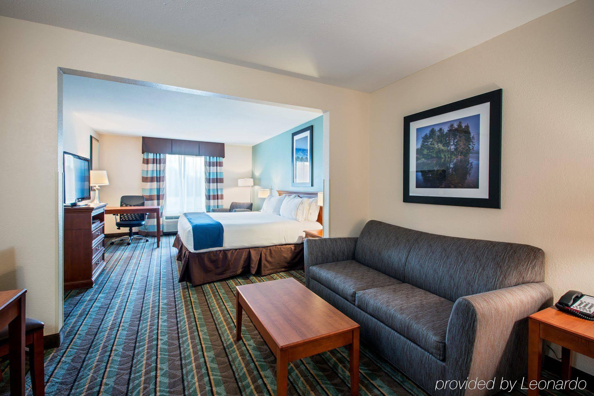 Holiday Inn Express & Suites Salamanca, An Ihg Hotel Екстер'єр фото